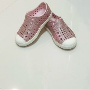 KIDS Native Jefferson water shoe- pink sparkle sz7